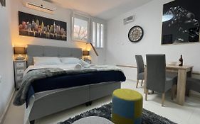 Old Town Bridge Apartment